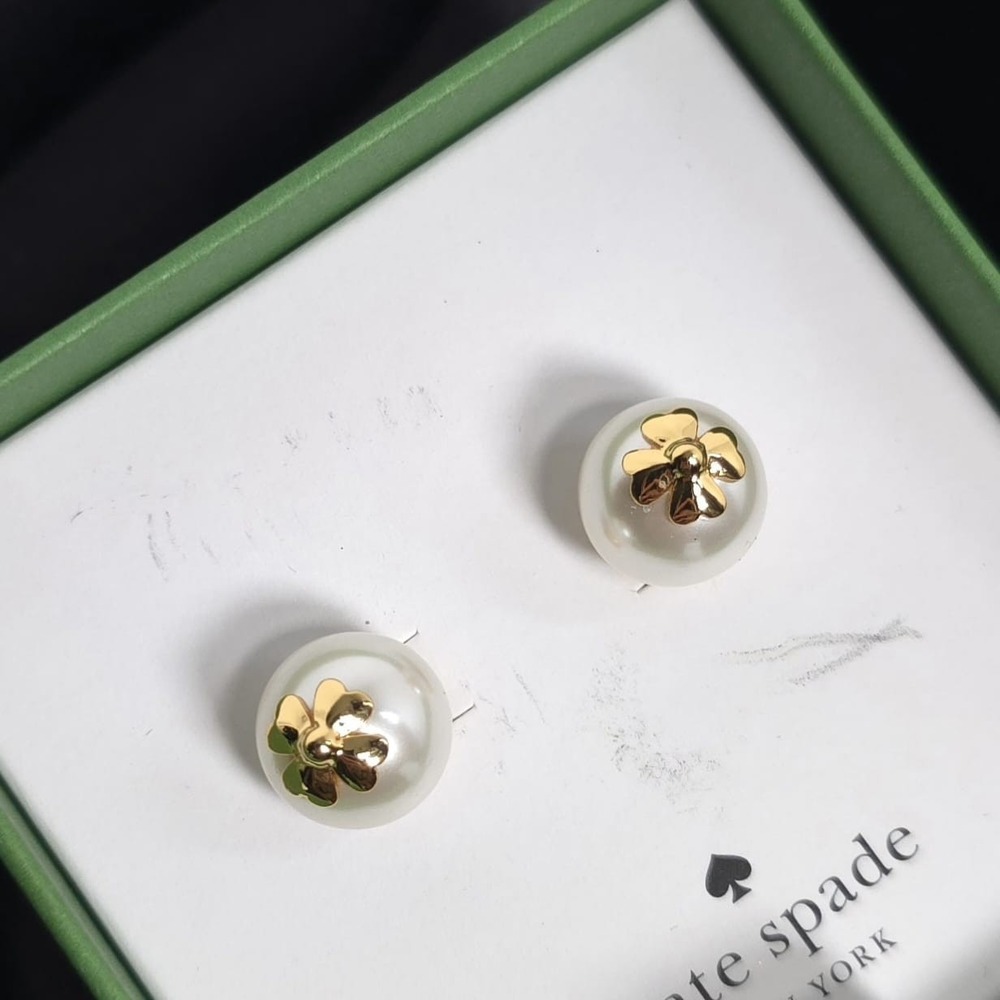 KATE SPADE Women's New Pearls On Pearl Stud Earrings Cream Gold Flower KG841 - Picture 3 of 7